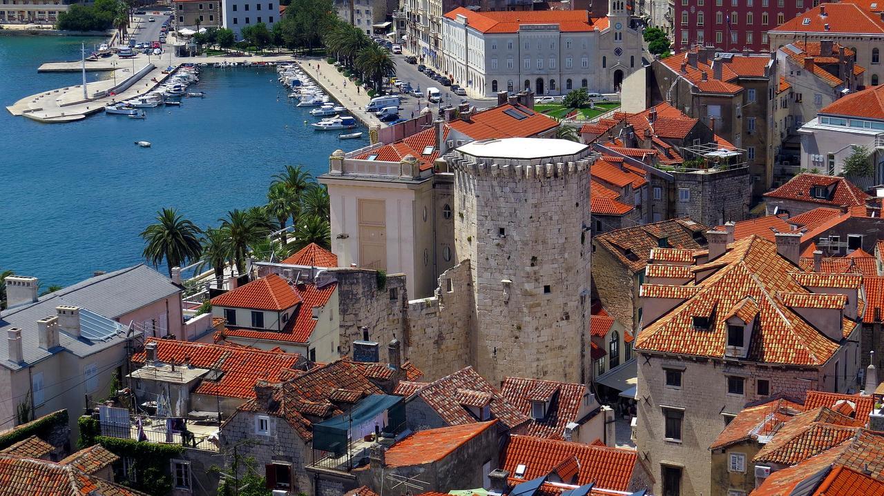 A Quiet Apartment With Balcony In Split Eksteriør billede